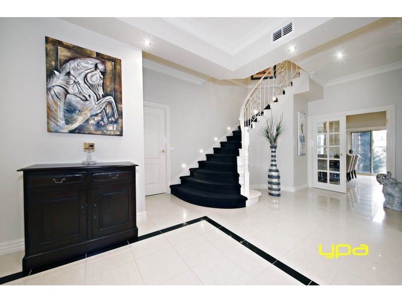 14 Bimbadeen Street, Burnside VIC 3023