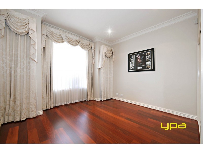 14 Bimbadeen Street, Burnside VIC 3023