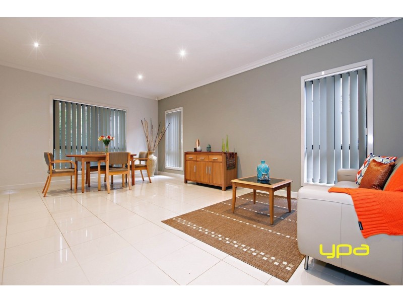 6 Cullen Terrace, Caroline Springs VIC 3023