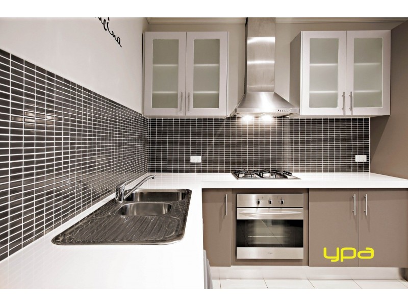 6 Cullen Terrace, Caroline Springs VIC 3023