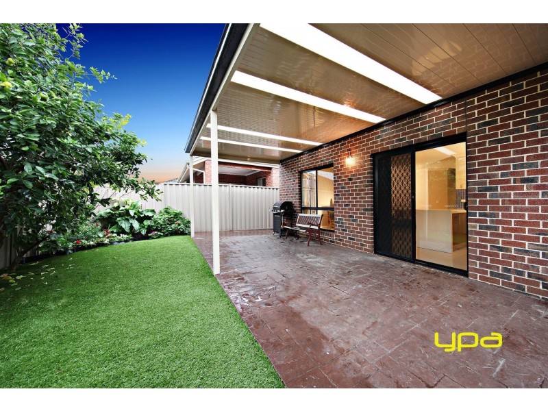 6 Cullen Terrace, Caroline Springs VIC 3023