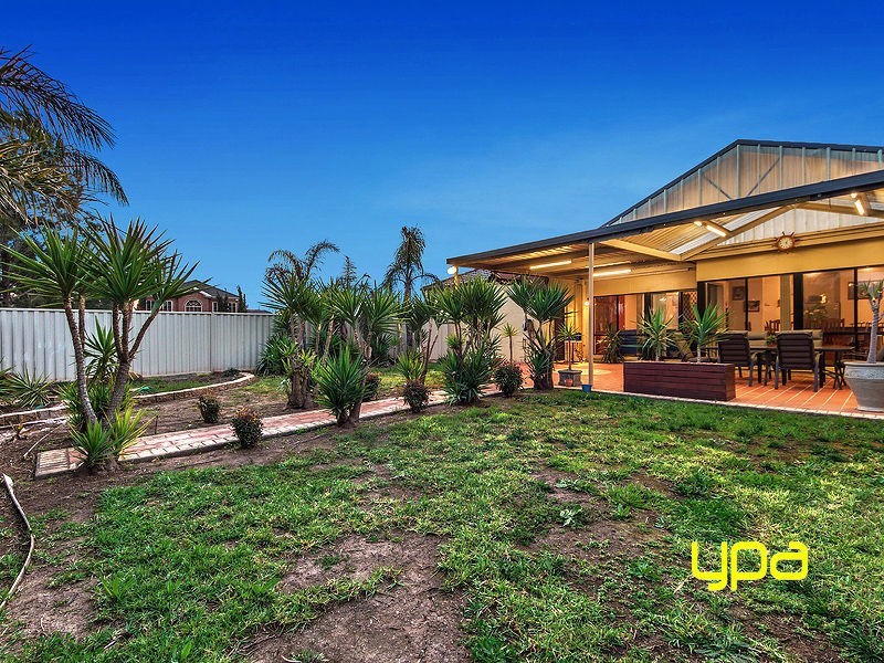 3 Heaton Court, Caroline Springs VIC 3023