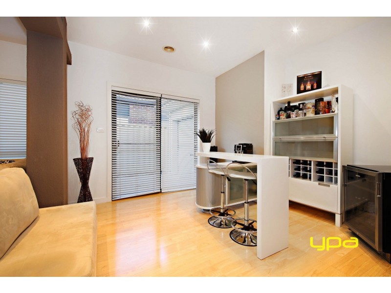 19 Kooyong Way, Caroline Springs VIC 3023