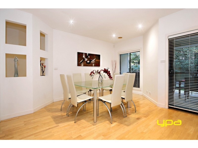 19 Kooyong Way, Caroline Springs VIC 3023