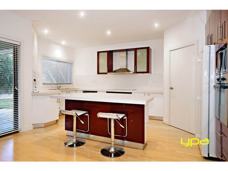 19 Kooyong Way, Caroline Springs VIC 3023