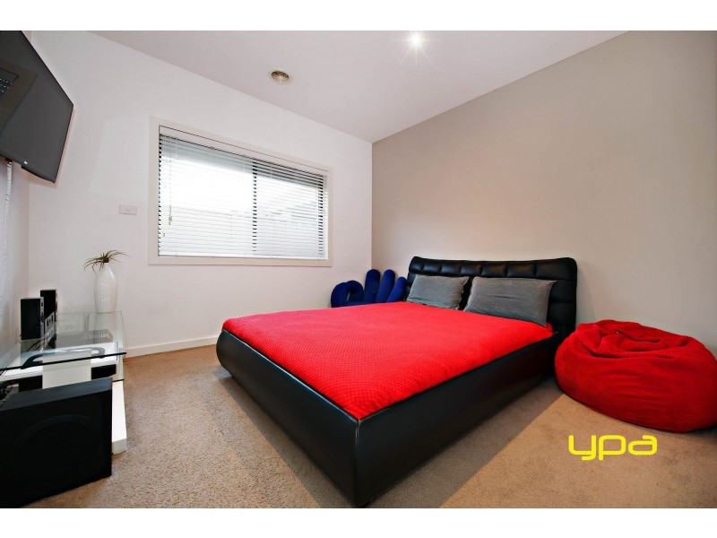 19 Kooyong Way, Caroline Springs VIC 3023