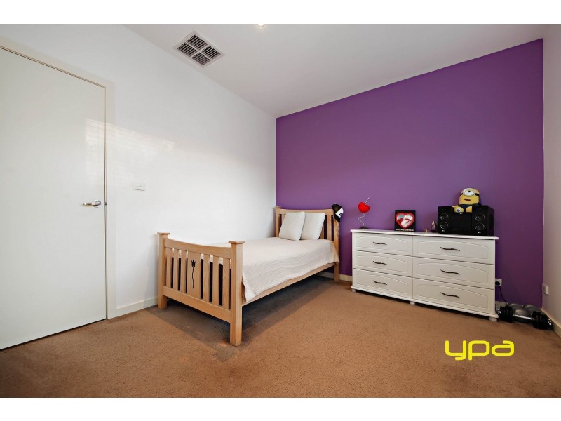 19 Kooyong Way, Caroline Springs VIC 3023