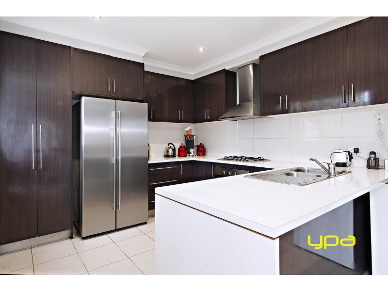 36 Daly Circuit, Caroline Springs VIC 3023