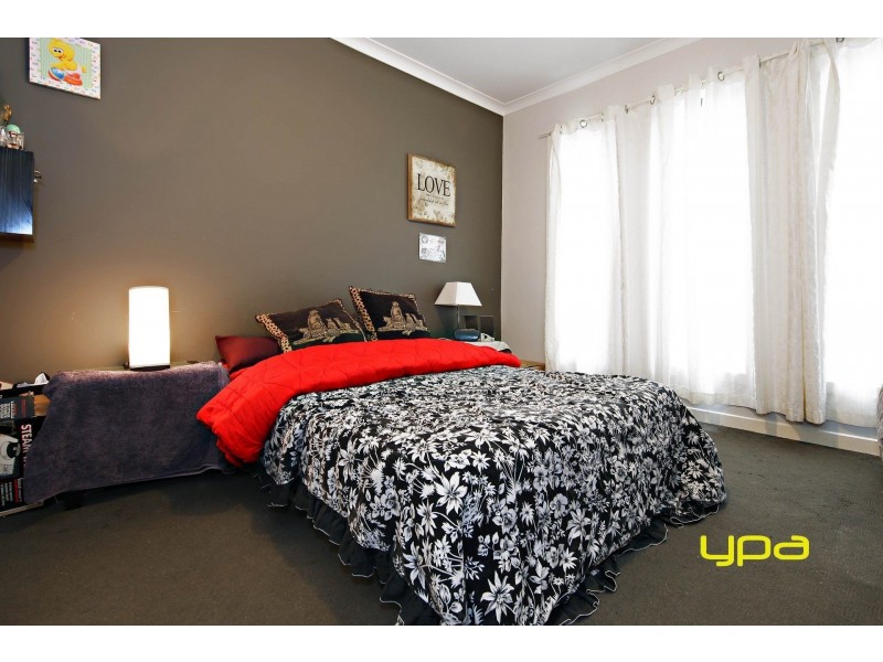 36 Daly Circuit, Caroline Springs VIC 3023