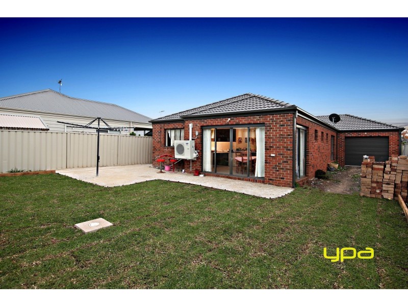 36 Daly Circuit, Caroline Springs VIC 3023