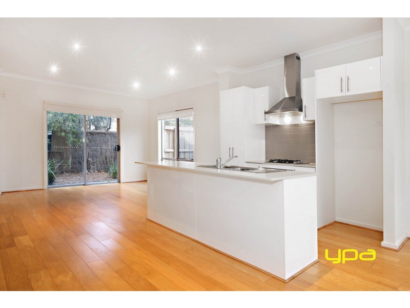 12 Kai Close, Caroline Springs VIC 3023