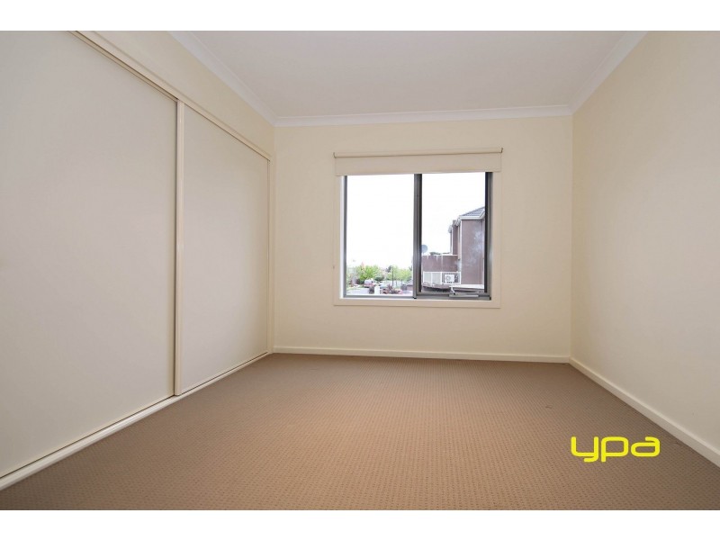 12 Kai Close, Caroline Springs VIC 3023