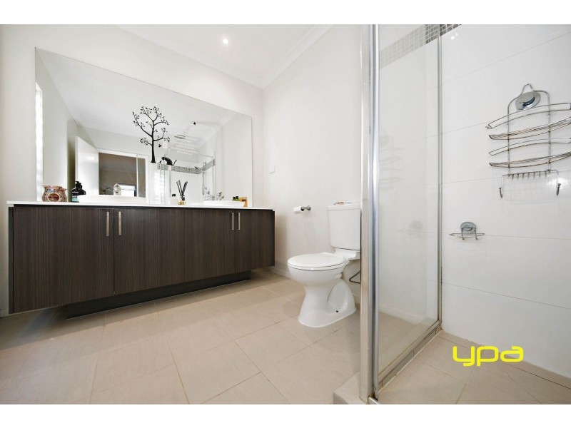 74 Lawson Way, Caroline Springs VIC 3023