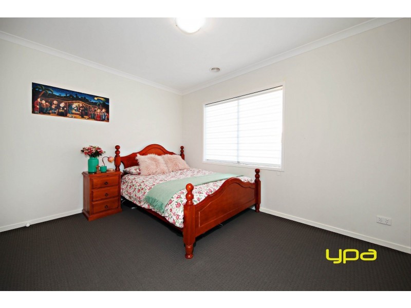 74 Lawson Way, Caroline Springs VIC 3023