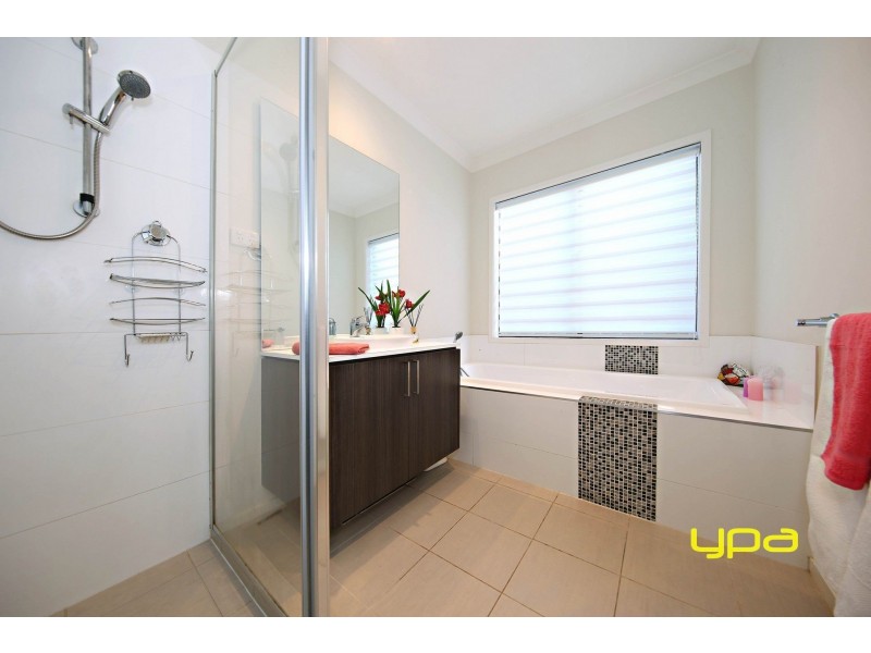 74 Lawson Way, Caroline Springs VIC 3023