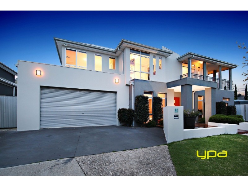 10 Catani Mews, Caroline Springs VIC 3023