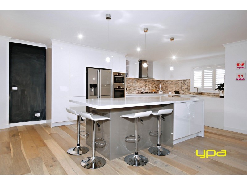 50 Edgbaston Parade, Caroline Springs VIC 3023