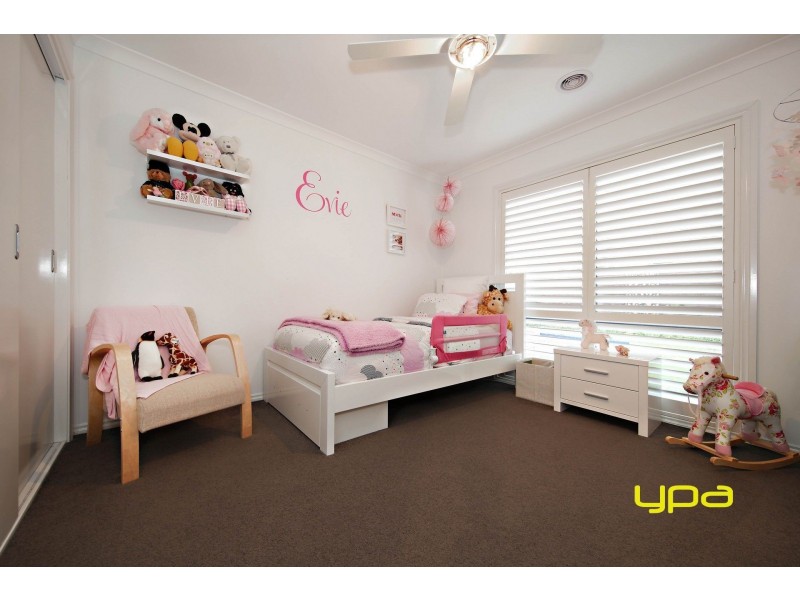 50 Edgbaston Parade, Caroline Springs VIC 3023