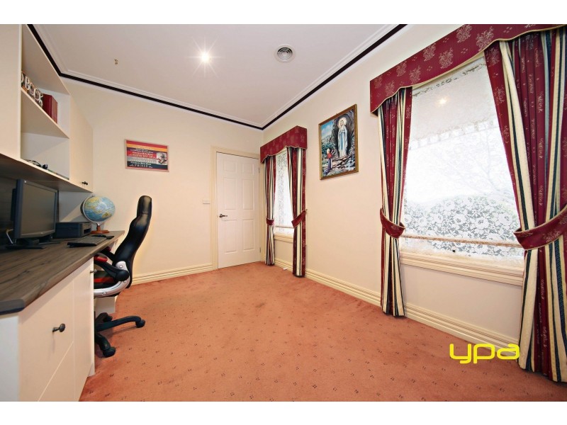 9 Lancelot Court, Hillside VIC 3037