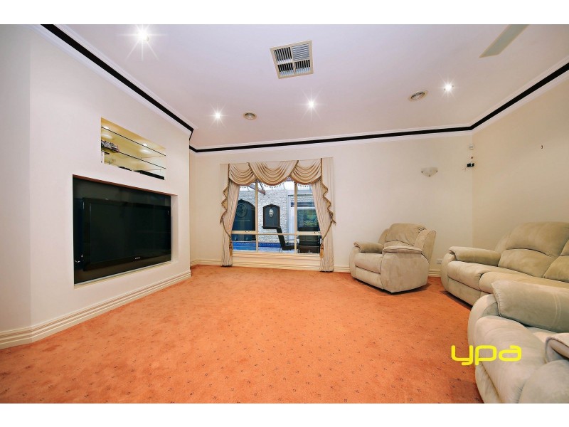 9 Lancelot Court, Hillside VIC 3037