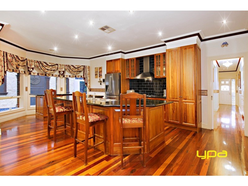 9 Lancelot Court, Hillside VIC 3037