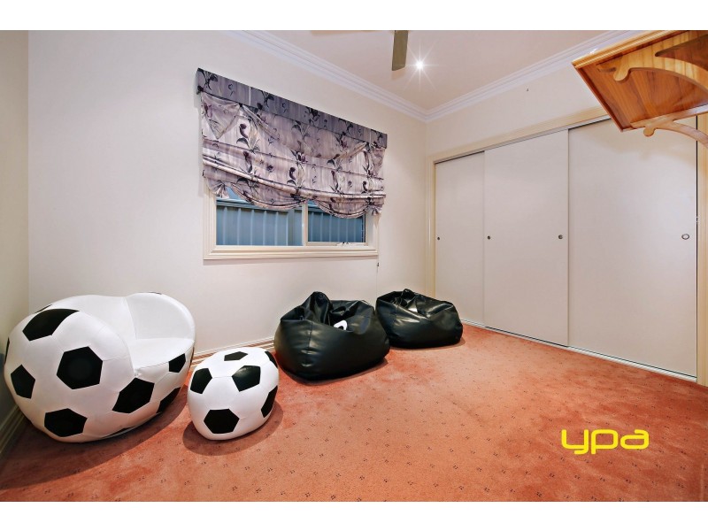 9 Lancelot Court, Hillside VIC 3037