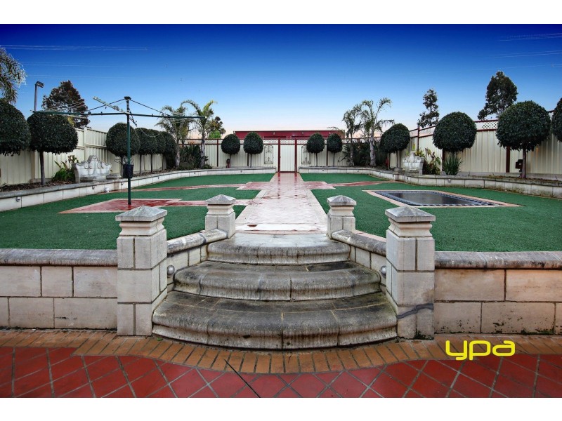 9 Lancelot Court, Hillside VIC 3037