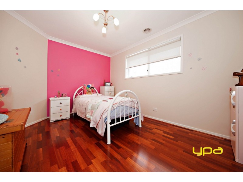 25 Coliban Gardens, Caroline Springs VIC 3023