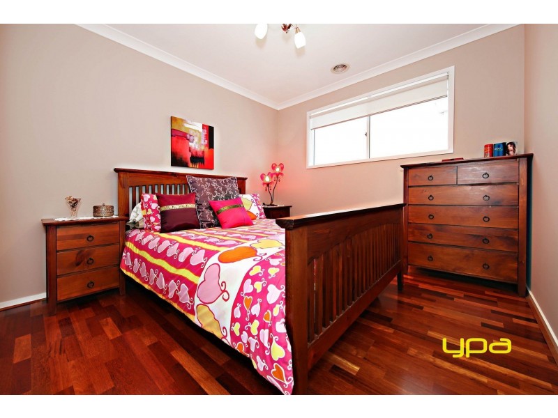 25 Coliban Gardens, Caroline Springs VIC 3023