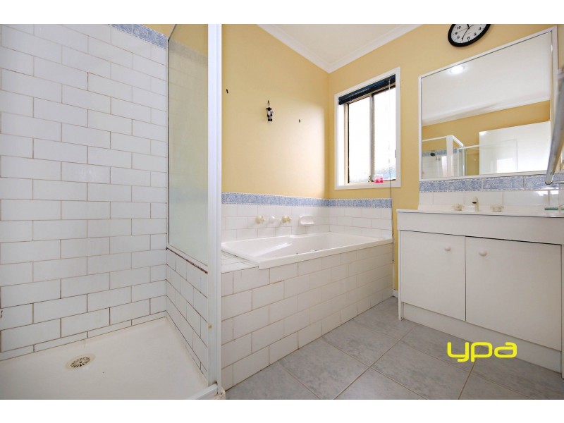 9 Niewand Avenue, Burnside VIC 3023