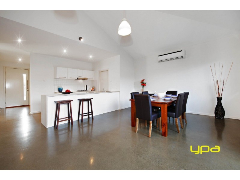 15 Cullen Terrace, Caroline Springs VIC 3023