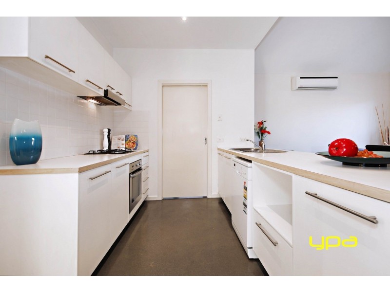 15 Cullen Terrace, Caroline Springs VIC 3023