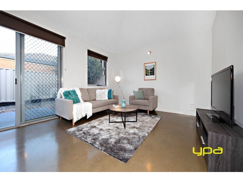 15 Cullen Terrace, Caroline Springs VIC 3023