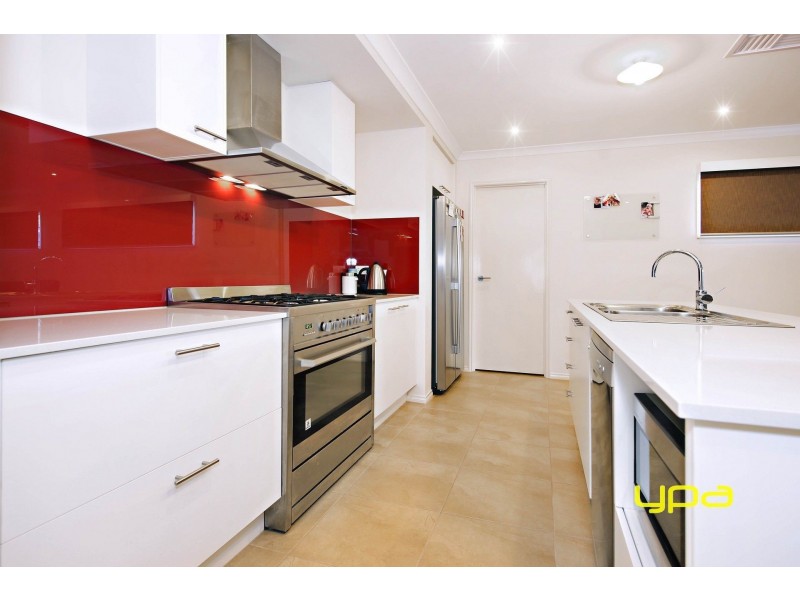 37 Keynes Circuit, Plumpton VIC 3335