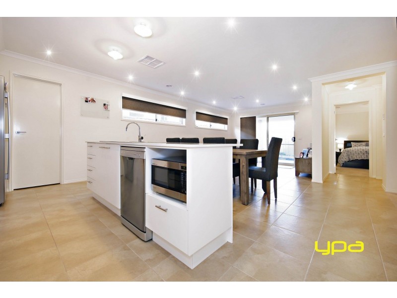 37 Keynes Circuit, Plumpton VIC 3335