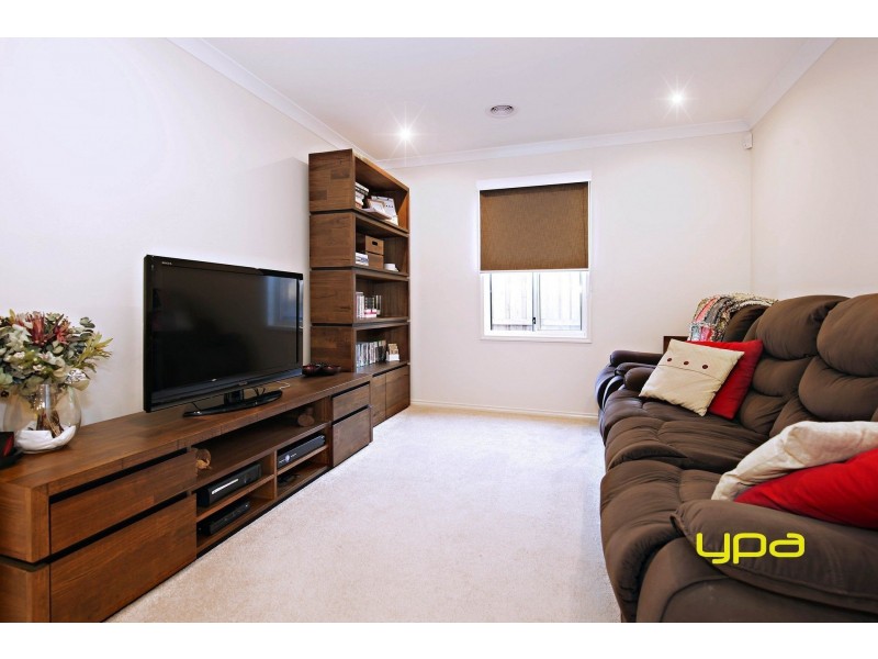 37 Keynes Circuit, Plumpton VIC 3335