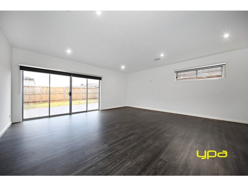 16 Dawkins Avenue, Plumpton VIC 3335