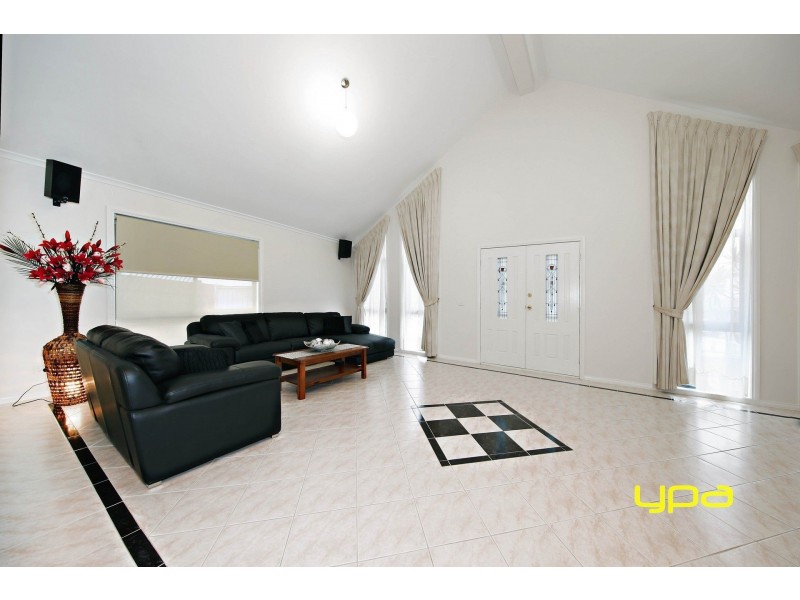 6 Englewood Court, Hillside VIC 3037