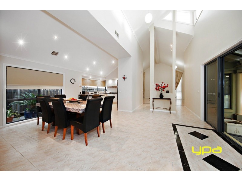 6 Englewood Court, Hillside VIC 3037