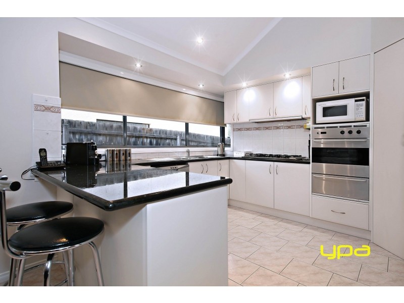 6 Englewood Court, Hillside VIC 3037