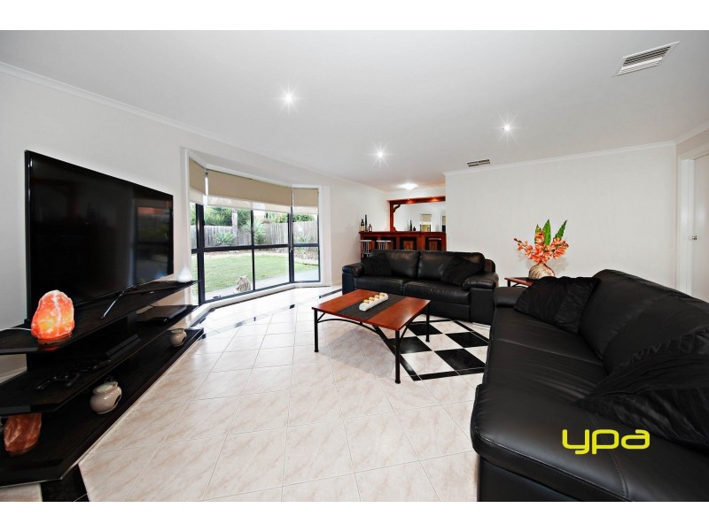 6 Englewood Court, Hillside VIC 3037