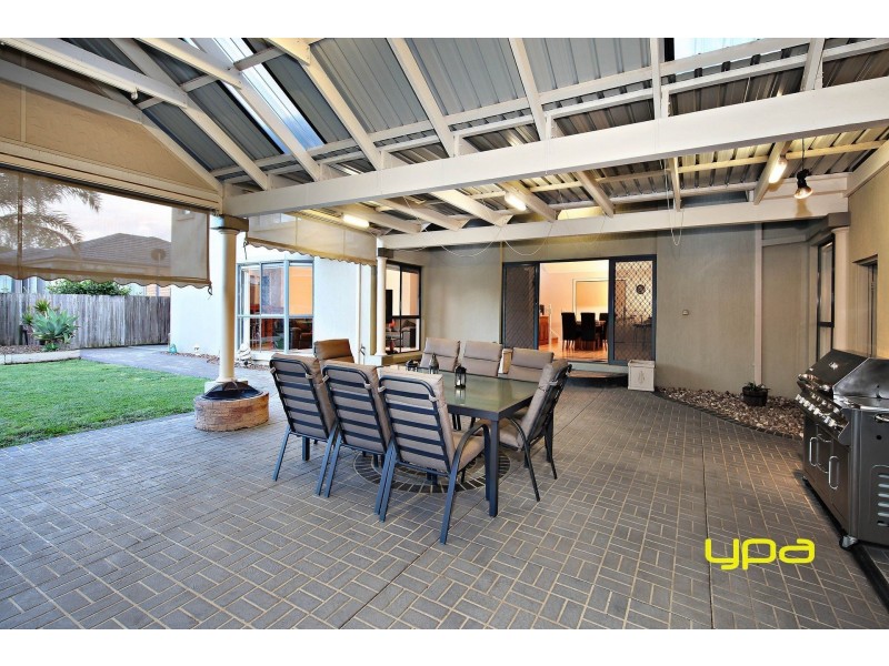 6 Englewood Court, Hillside VIC 3037