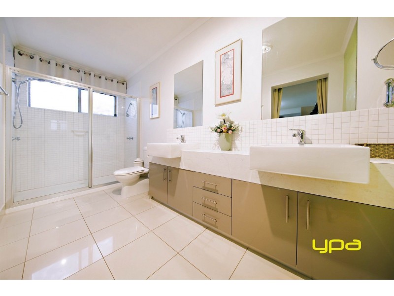 27 Blaxland Street, Burnside Heights VIC 3023