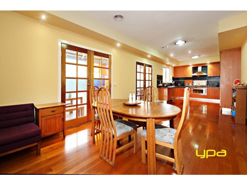 22 Yendon Close, Caroline Springs VIC 3023