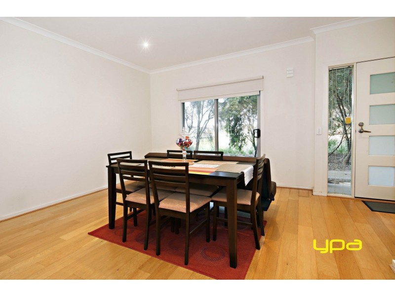 14 Kai Close, Caroline Springs VIC 3023