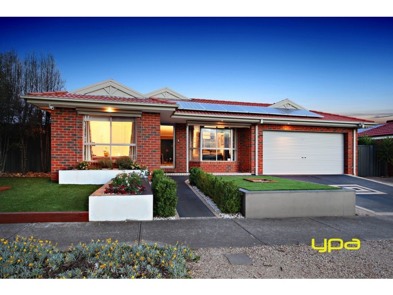11 Strutt Place, Caroline Springs VIC 3023