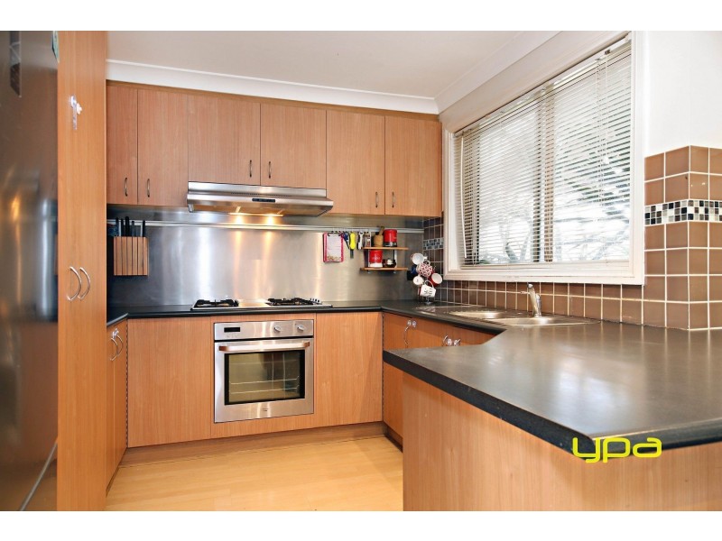 11 Strutt Place, Caroline Springs VIC 3023