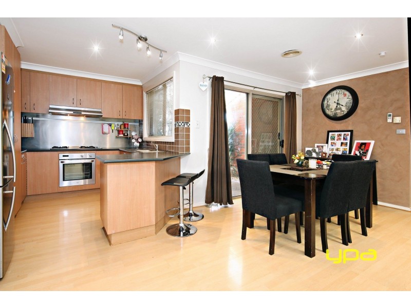 11 Strutt Place, Caroline Springs VIC 3023