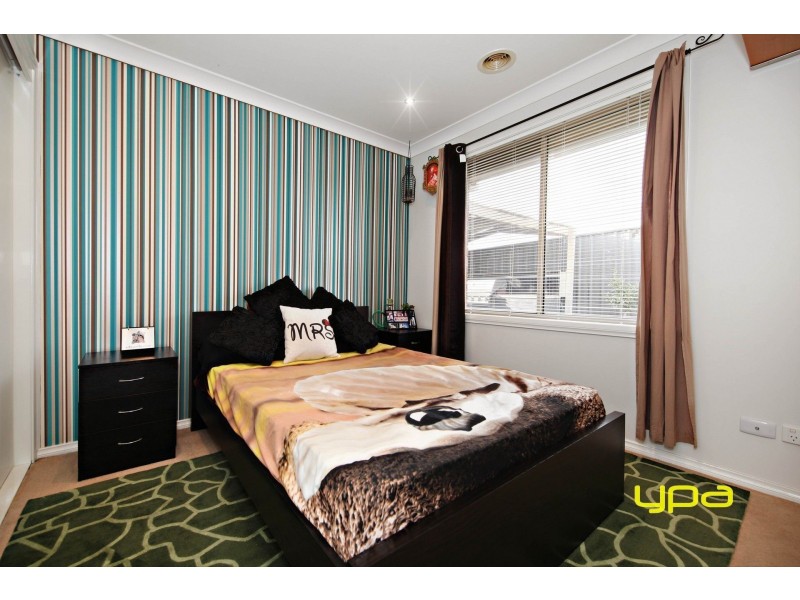 11 Strutt Place, Caroline Springs VIC 3023