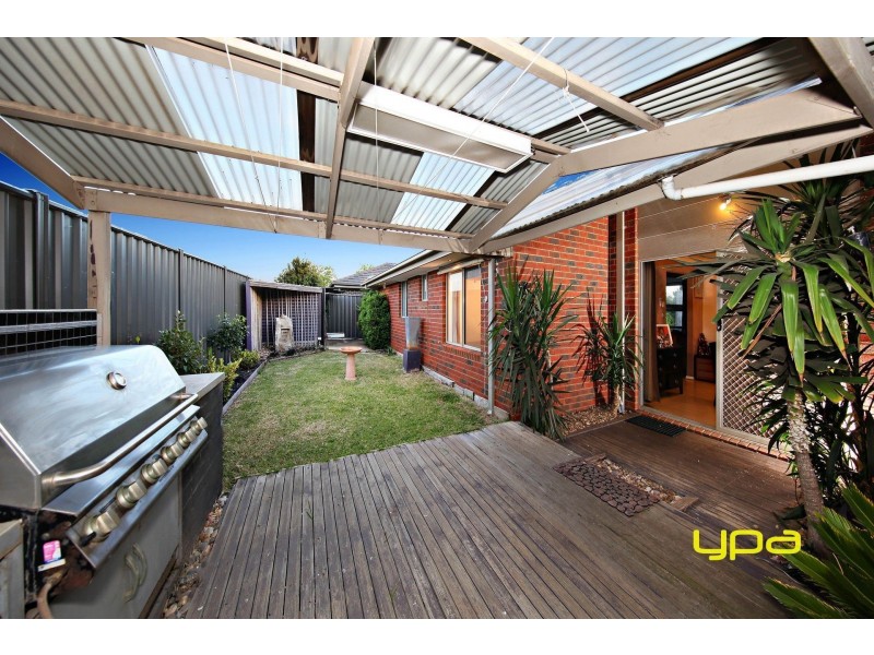 11 Strutt Place, Caroline Springs VIC 3023